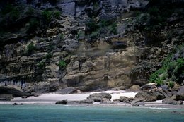 Archipel-des-Comores;-Falaise;-France;-Kaleidos;-Kaleidos-images;-La-parole-à-limage;-Laurent-Abad;-Mayotte;-Mer;-Océan-Indien;-Paysage;-Plage;-Sable-blanc;-Stories-Pictures;-Turquoise